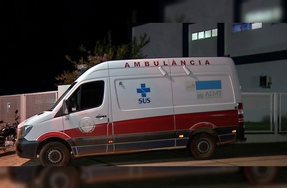 Criança foi atacada por cachorro em Cláudia, transferida de ambulância ao Hospital Regional de Sinop, onde já chegou sem vida./ Foto: TV Centro América/Reprodução