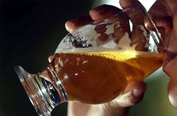 Beber uma cerveja bem forte por dia pode ser bom para o intestino./ Foto: Cristiano Trad