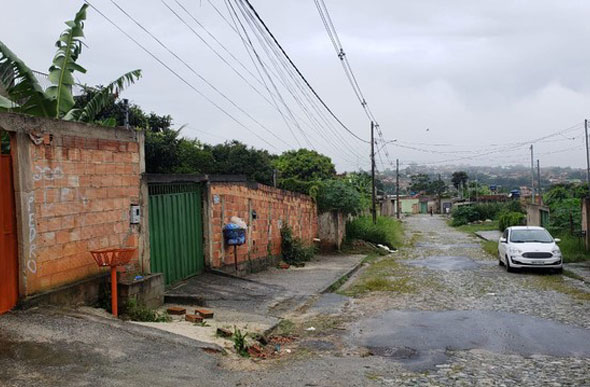 Adolescente é detido suspeito de matar o pai a facadas em Ribeirão das Neves./ Foto: Flávia Cristini/TV Globo