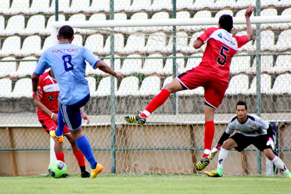 Empate sem gols levou a decisão para as penalidades / Foto: Anderson Magalhães