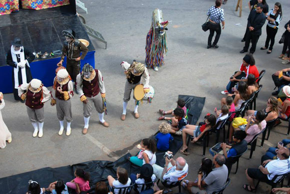Grupo Carroça Teatral em apresentação no Inverno Cultural / Foto: Divulgação