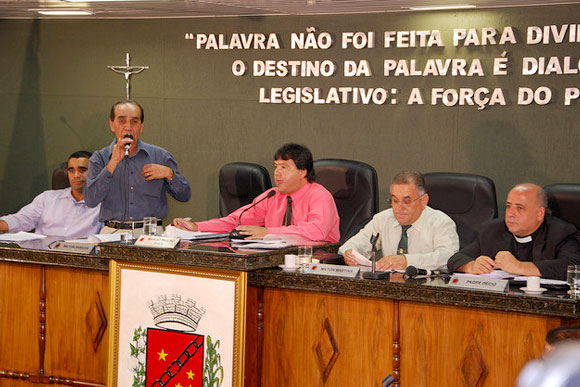 Milton Saraiva tentou convencer colegas sobre participação da cidade / Foto: Divulgação Câmara