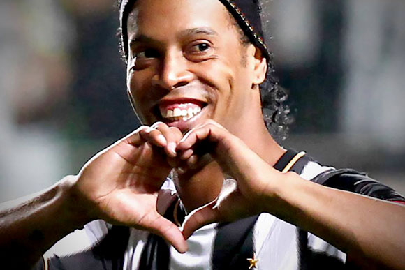 Ronaldinho se disse muito feliz com acerto no Galo / Foto: Reprodução Facebook