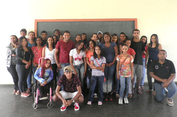 Anderson Mota e os alunos matriculados nos cursos pelo Senac / Foto: Divulgação