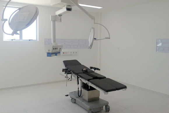 Uma sala de cirurgia modelo também foi montada na unidade / Foto: Marcelo Paiva