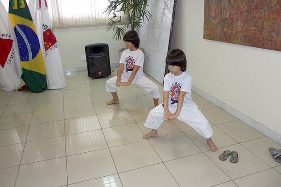 karatecas no gabinete do prefeito Marcio Reinaldo / Foto: Divulgação
