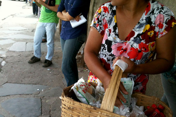 Mercadorias irregulares apreendidas podem ser entregues a instituições / Foto: Marcelo Paiva