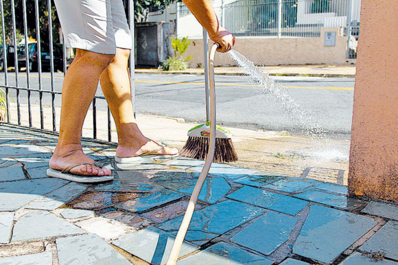 Vereadores querem multa para quem desperdiçar água / Foto ilustrativa: Divulgação