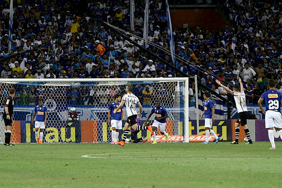 Derrota para o Corinthians não estava nos planos do Cruzeiro / Foto: Rodrigo Clemente