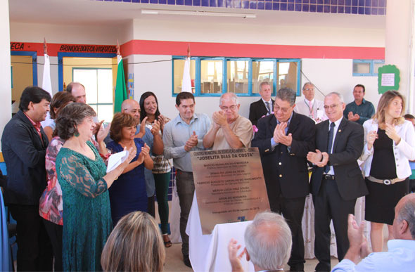 Familiares do Prefeito Marcio Reinaldo participaram da inauguração do espaço que levou o nome de sua mãe / foto: Ascom Prefeitura