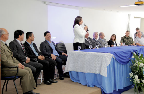 Mesa solene, Diretora Geral acadêmica Silvana Mendes / Foto: Alan Junio
