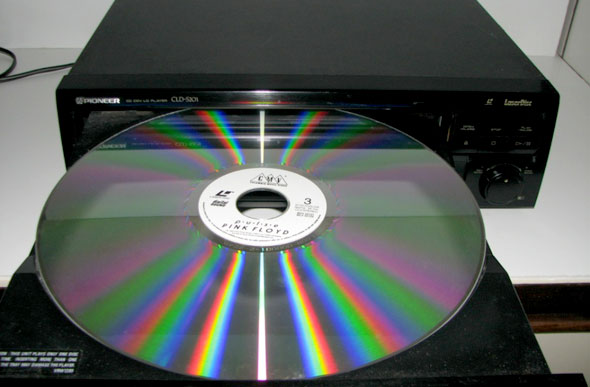 Aparelho de laserdisc / Foto: sertanejoeaqui-sistemasertanejo.blogsport.com
