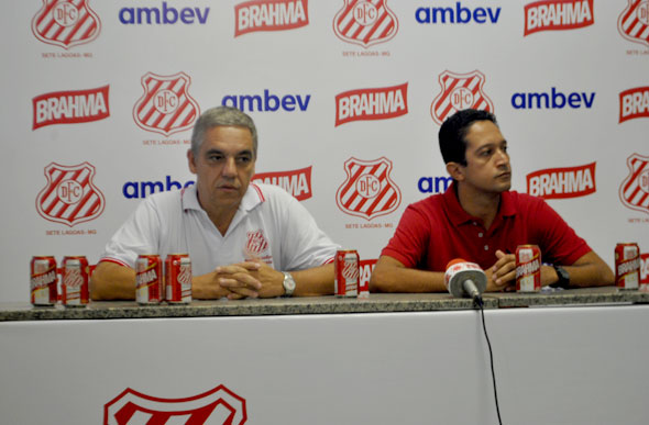 Presidente do Democrata, Emílio de Vasconcelos e o gerente comercial da Ambev, Lorival Marinho / Foto: Tatiane Guimarães