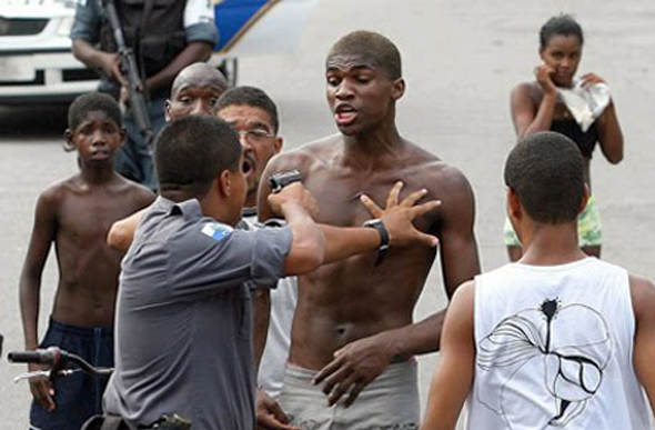 Brasil vive situação semelhante à de guerra civil com genocídio de jovens  negros e pobres, denuncia deputado federal Reginaldo Lopes/ Foto: Vermelho org