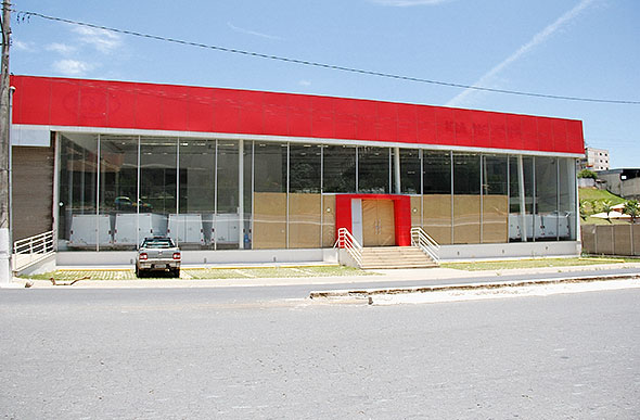 Nova sede do SAMU continua fechada desde junho de 2014 / Foto: Marcelo Paiva