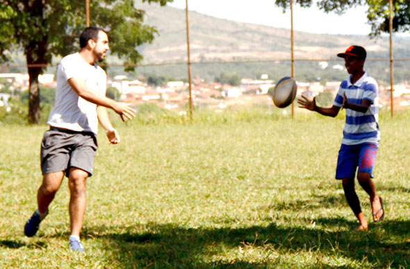 Garotos do Interlagos gostaram do primeiro contato com o rugby / Foto: Marcelo Paiva