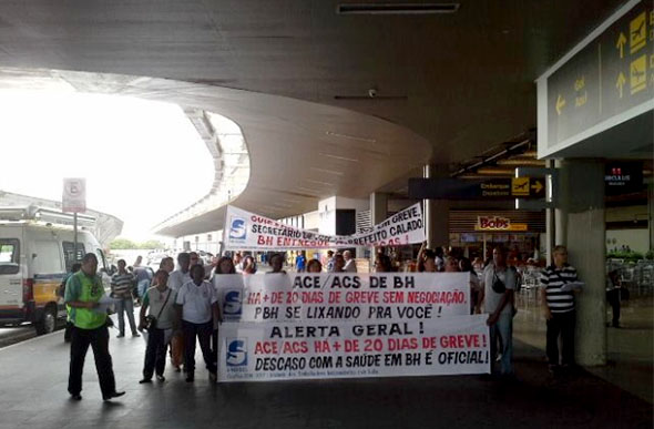 Manifestação dos agentes da saúde no Aeroporto de Confins / Foto Divulgação: Sindibel