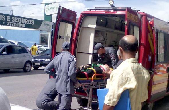 Paulinho foi atingido na região lombar e está fora de perigo, segundo os Bombeiros / Foto: Via Whats App