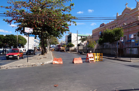 Rua Monsenhor Messias estará interditada amanhã (21) de 8h a aproximadamente 12h / Foto: Tatiane Guimarães 