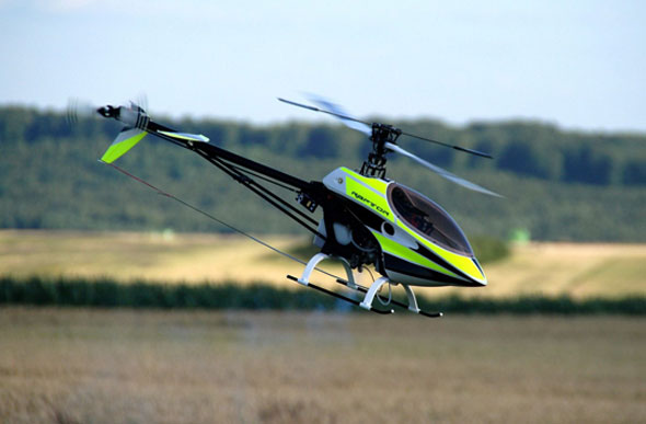 Helicóptero em miniatura (prática do aeromodelismo) / Foto: ultradownloads.com.br