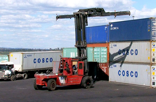 Embarque e desembarque de produtos no Porto Seco / Foto: g1.globo.com