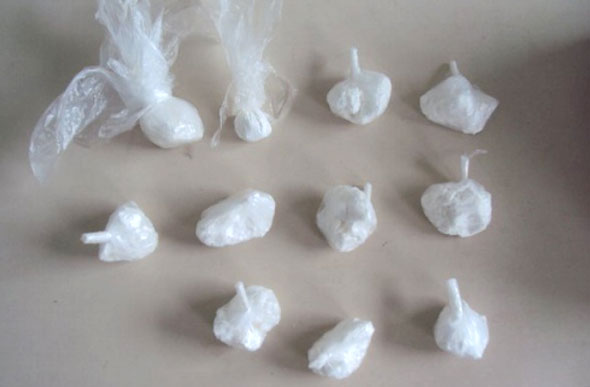 Dentro do carro foram encontradas 11 petecas de cocaína / Foto ilustrativa: Divulgação