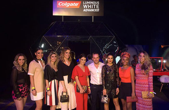 Blogueiras e finalistas do desafio Colgate no desfile da Elle Fashion Preview 2015/ Foto: Marcos Proença
