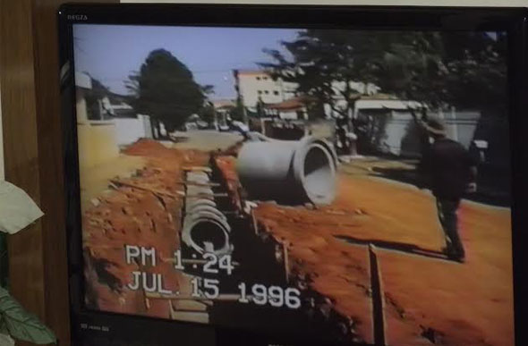 Um vídeo feito pelo morador, mostra a evolução das obras que foram realizadas no ano de 1996/Foto: Reprodução vídeo