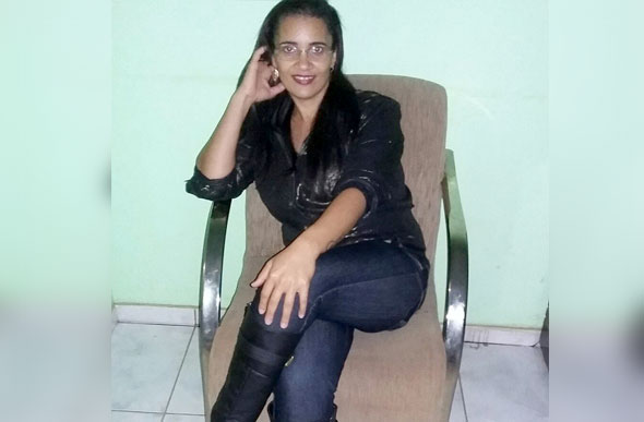 Gisleia da Cruz dos Santos, de 35 anos foi encontrada em casa com 19 perfurações pelo corpo/Foto:Arquivo Pessoal