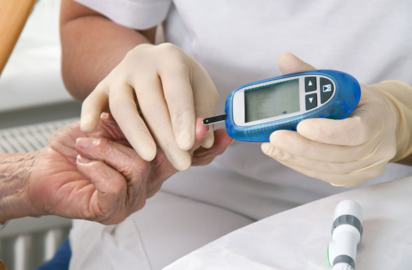 Controle da diabetes / Foto: saude.consultaclick.com.br