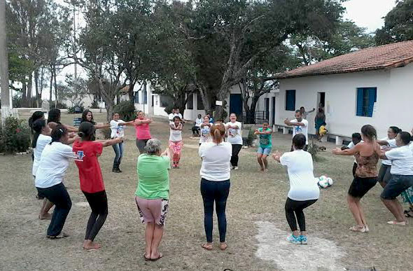 Os participantes fizeram exercícios físicos e receberam instruções sobre cuidados com a saúde/Foto: Ascom Prefeitura