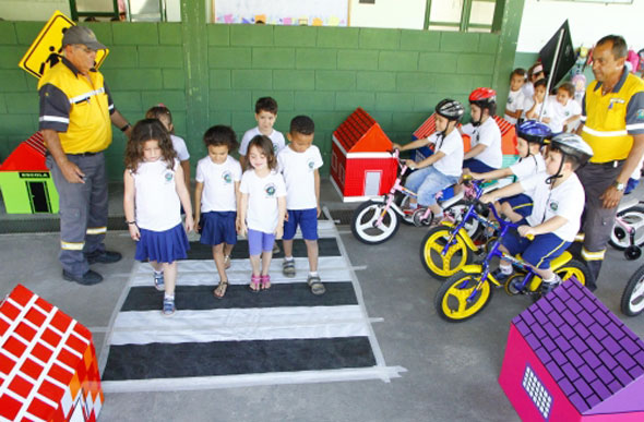 As crianças vão apreender sobre o trânsito por meio de brincadeiras / Foto Ilustrativa: valinhos.gpdtecnologia.com.br 