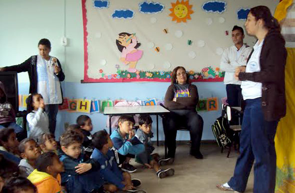Brincando, as crianças aprendem sobre a importância da prevenção/Foto: Ascom Prefeitura
