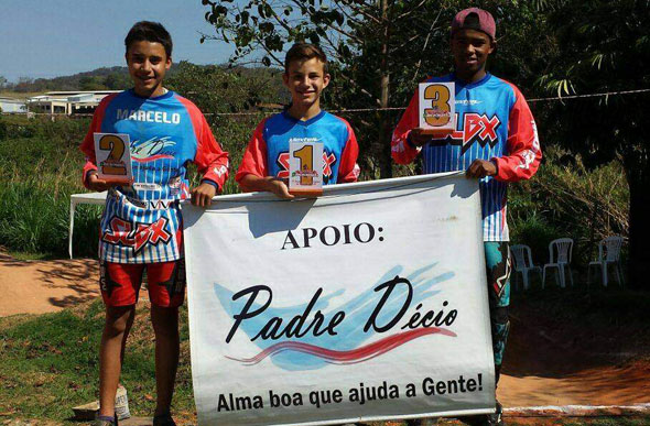 Ciclistas de Sete Lagoas alcançaram bons resultados na etapa de Itaúna / Foto: Ascom Padre Décio 