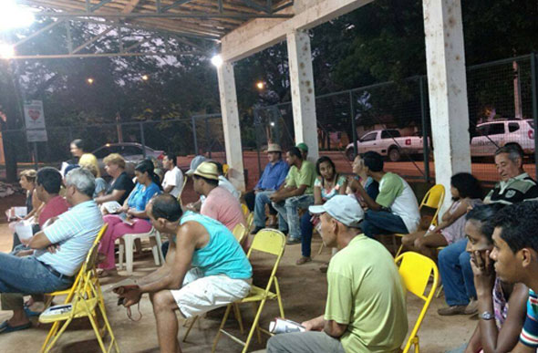 Moradores participaram da reunião, quando também foi feito o cadastro das família contempladas / Foto: Ascom Milton Martins