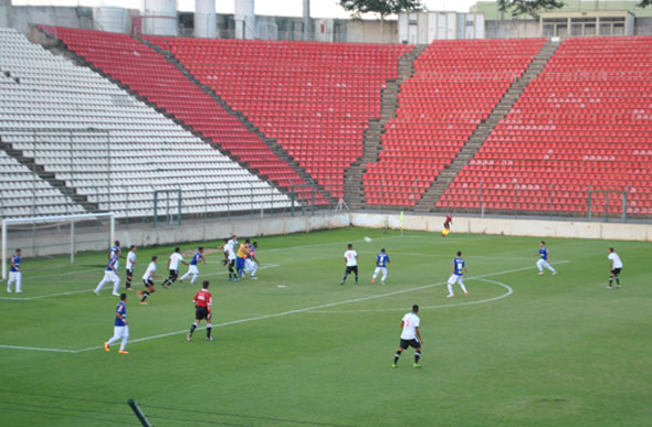 Cruzeiro não fez valer o mando de campo e perdeu na Arena do Jacaré / Foto: Naiara Barbosa 