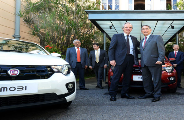 O governador Pimentel, e o presidente da FCA, Stefan Ketter, apresentaram o novo modelo desenvolvido e produzido em Minas Gerais / Foto: Divulgação 