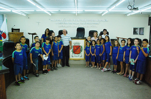 Alunos do Instituto Educacional Di Angelis fazem visita à Câmara Municipal/ Foto: ascom Câmara