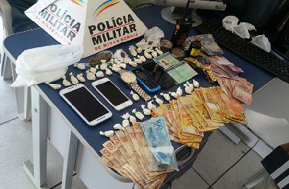Material apreendido pela Polícia Militar na residência / Foto: Ascom 25° BPM