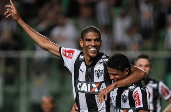 Leonardo Silva marca o primeiro gol da partida / Foto: Divulgação / ESPN 