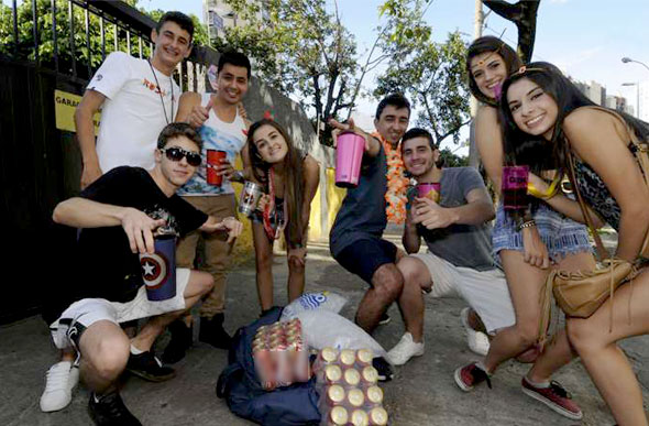 A Sociedade de Cardiologia recomenda bom senso e consumo moderado de bebidas alcoólicas no carnaval/Foto:Divulgação