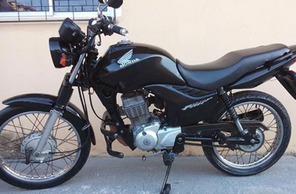 A moto roubada é FAN 125 com placa HIA 9064 / Foto: ce.olx.com.br