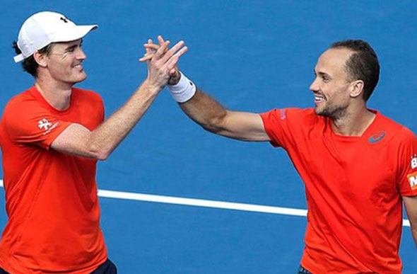 Murray (à esq.) e Soares comemoram a vaga para a semifinal / Foto: Getty Images