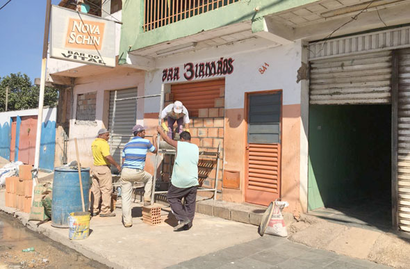 O bar foi fechado e o proprietário responderá por crime de contrabando / Foto: Divulgação/4 DRPC