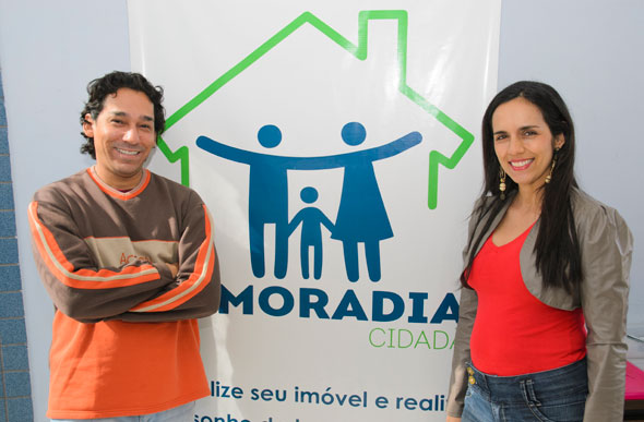 Coordenador do programa de “Regularização Fundiária”, Ricardo Barbosa Maciel e a advogada Flávia Duarte Padrão Borba / Foto: Alan Junio