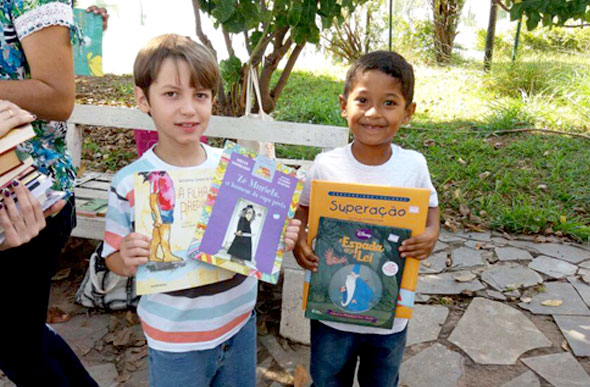 Um dos objetivos da ação foi incentivar a leitura de jovens e crianças / Foto: Divulgação/Eu Amo Ler - Sete Lagoas