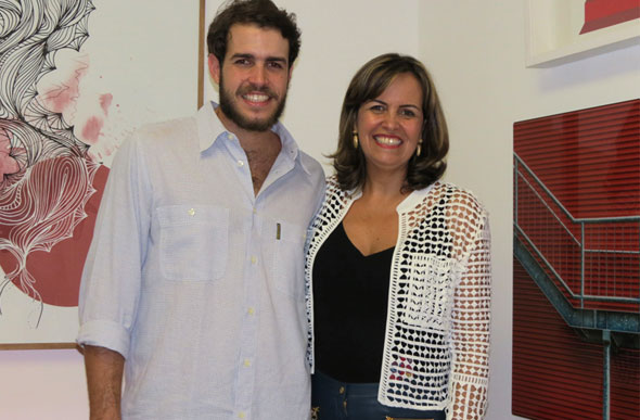 João Elias e sua mãe são os responsáveis pela exposição/ Foto: Cristiane Cândido