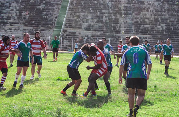Partida de rugby movimenta a tarde no campo Bela Vista / Foto: Jonathan Camargos 