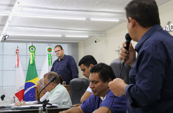 O secretário de Saúde esteve na reunião da Câmara do dia 3 de novembro falando sobre o fechamento noturno do PA Belo Vale / Foto: Ascom Câmara