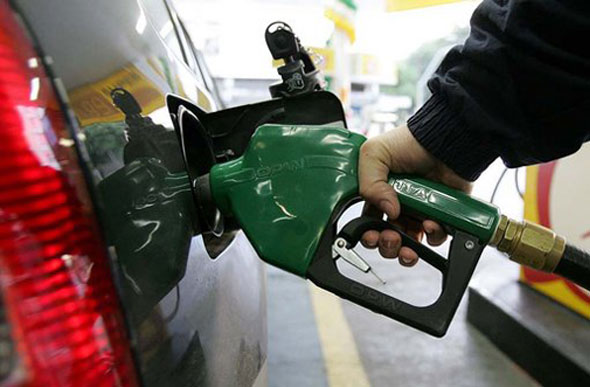 Petrobrás comunicou nesta sexta-feira (14) redução dos preços da gasolina e do diesel comercializados pela refinaria / Foto: movenoticias.com